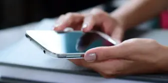 Attention married individuals: Ignoring messages and calls may be a reason for divorce.