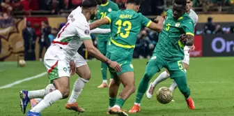 Three football players show strange symptoms! They were rushed to the hospital during the final match.