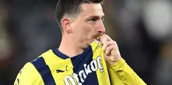 Surprise visit from Galatasaray players to Mert Hakan in prison.