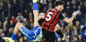 In the Premier League, an amazing match! They earned 1 point with a bicycle kick goal.