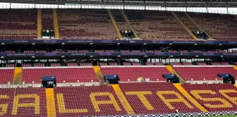 A mesmerizing movement! It will be distributed to the fans going to the match this evening.