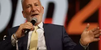 Warning from the economist who predicted the 2008 crisis: The dollar will collapse, and gold will take its place.