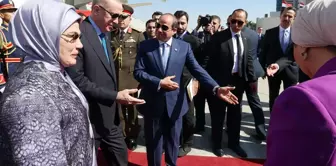 President Erdoğan is in Egypt! Sisi welcomed him on the red carpet.