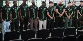 On the last day of the transfer window, they signed 13 football players at once.