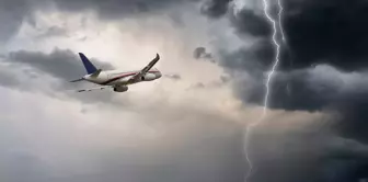 Great panic in the air! The plane carrying the football team made an emergency landing.