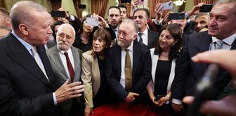 Партия DEM заявляет о коренных новшествах: название партии меняется, руководство обновляется, за исключением одного имени.