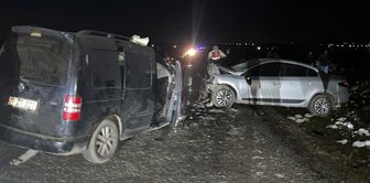 В Диярбакыре столкнулись два автомобиля: 5 погибших, 2 раненых.