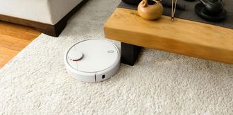 While adjusting the settings of the robot vacuum, it accidentally took control of 7,000 cameras from 24 countries.