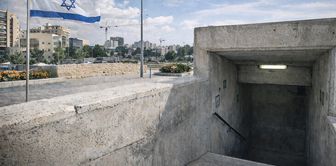 تم فتح الملاجئ في إسرائيل لاستخدام الجمهور.