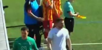He took the goalkeeper out and brought in a midfielder while losing 2-0, the result is incredible.