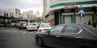 Image from Iran: Rushed to the gas station after hearing the news.