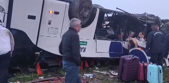 A passenger bus overturned in Adana: There are dead and injured.