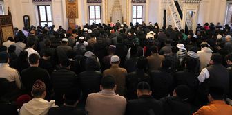 The holiday prayer was performed 5 times in this mosque.