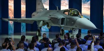 The first supersonic fighter jet produced in Brazil has been unveiled.