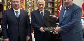 What is happening in the MHP? First, it raised the banner of rebellion, then it withdrew the sharing.