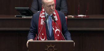President Erdoğan attended the group meeting with a Star and Crescent scarf, and his words excited the audience.