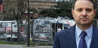 Two public prosecutors and an acting chief prosecutor were assigned to the conflict in front of the Israeli Consulate.