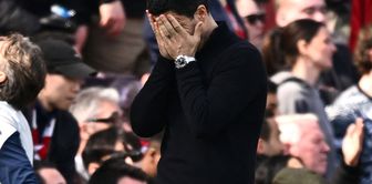 Years later, Arsenal, chasing the championship, lost at home.
