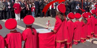 Image that does not suit the spirit of April 23! CHP members turned their backs on children
