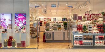 العلامة التجارية العملاقة التي لديها العديد من المتاجر في تركيا معروضة للبيع