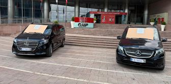 Kılıçdaroğlu: Özgür Özel put two official vehicles up for sale! The notes on them could spark a fight.