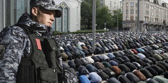 Muslims overflowed mosques during Eid prayer in Russia