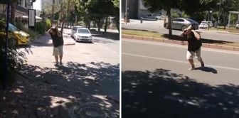 He was attacked by crows while walking down the road, and no matter what he did, he couldn't escape.