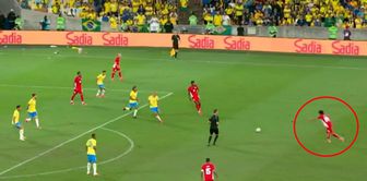 Ederson, who drove Fenerbahçe fans crazy, scored a goal from midfield, and even he couldn't believe what happened afterwards.