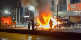 Four cars worth 50 million TL went up in flames in Bakırköy.