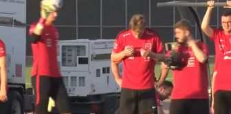 Kenan Yildiz started the training session by praying.