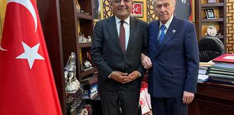 Arm-in-arm pose in the chamber of the chief! Bahçeli hosted Sezgin Tanrıkulu.