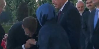 French President Macron tried to kiss Emine Erdogan's hand