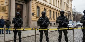 The Bulgarian Presidency building was evacuated due to a bomb threat.