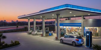 A Turkish expat forgot his wife at a gas station on the road to Turkey: they reunited 6 hours later