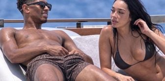 Famous footballer on vacation with model girlfriend! Fans outraged