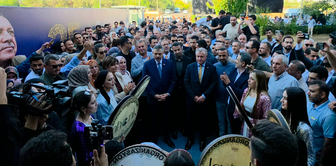 In Diyarbakır, before the match, ministers were enthusiastically welcomed with Kurdish songs.