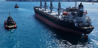 Emergency alert in the Bosphorus: Traffic suspended in both directions for the giant ship attacked by a drone.