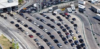 Expatriates are on their way back! There is heavy traffic at the border.