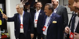 Fenerbahce are in the Champions League! President Aziz couldn't contain himself and went down to the locker room to deliver the good news.