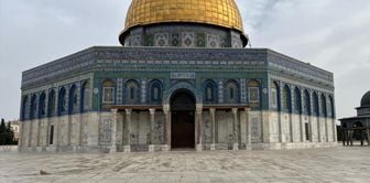 Israel has overstepped its bounds again! A new sign has been put up at the gate leading to Al-Aqsa Mosque.