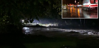 Floodwaters swallowed a car in Istanbul! Two people are being searched for.