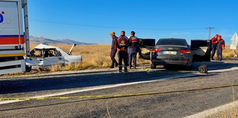Terrible accident in Afyonkarahisar! Four people died in a head-on car collision.