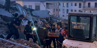 انهار مبنى مكوّن من 3 طوابق في زونغولداك: تم إنقاذ أحد شخصين كانا عالقين تحت الأنقاض.