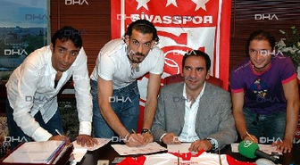 Wooter, Servet, Ali Eren Ve Gürhan Kırmızı Beyazlı Takımda