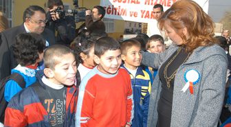 Ankara: Nevin Gökçek'ten Öğrencilere Beslenme Yardımı