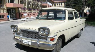 Türkiye'nin İlk Yerli Otomobili 'Devrim'in Hikayesi
