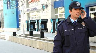 Van'da Kaldırımda Unutulan Çanta Polisi Alarma Geçirdi