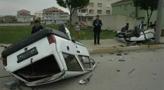 İki Parçaya Ayrılan Otomobilden Sağ Çıktılar