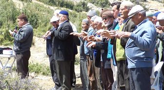Antalya'da Köylüler Yağmur Duasına Çıktı