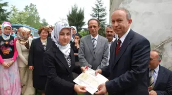 Emeklerinin Belgesini Aldılar